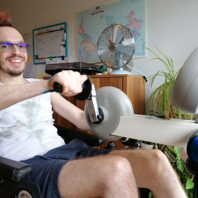 Sam says MOTOmed, and the right music, works for him.